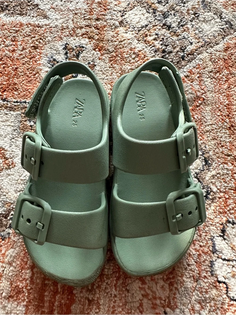 Zara Green sandals Size 25